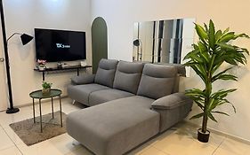 R22 The Robertson Jalan Alor Petaling Street Bukit Bintang Kl 3R2B 8Pax